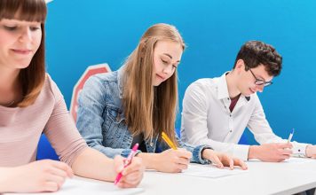 Kako uspešno opraviti teoretični del vozniškega izpita – teste CPP? Test CPP - teoretični del vozniškega izpita